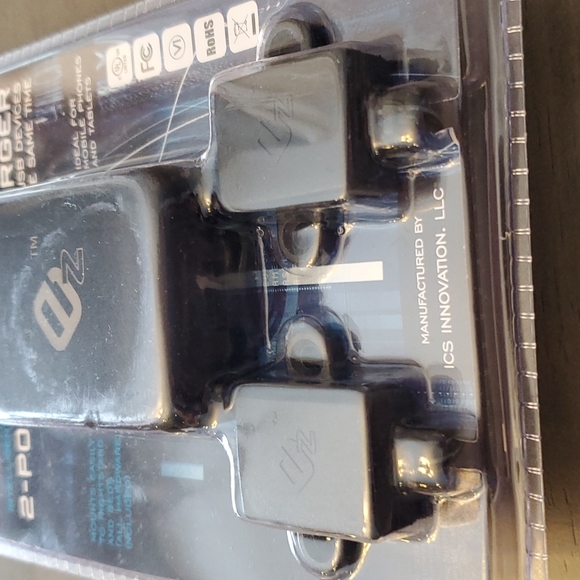 EZ 2-Port USB Charger - Picture 3 of 5